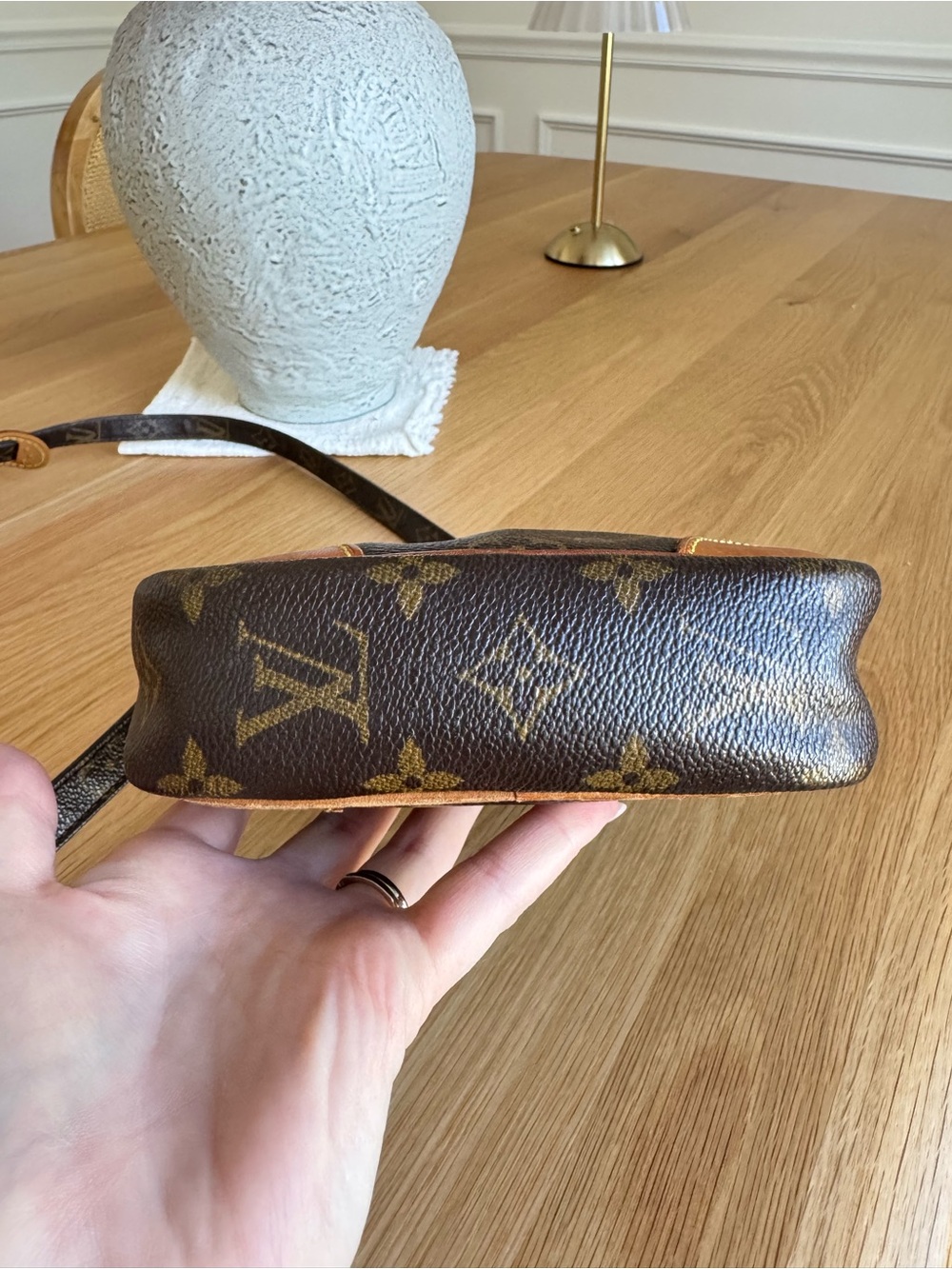 ✅AUTHENTIC✅LOUIS VUITTON DANUBE BAG - Picture 9 of 15